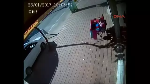 Adana Kanlı Park Kavgası Güvenlik Kamerasında Adana Kanlı Park Kavgası Güvenlik Kamerasında