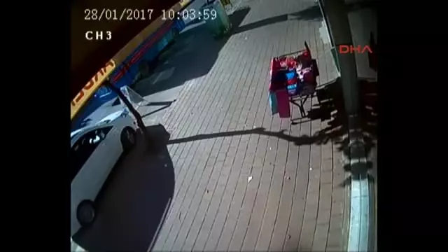 Adana Kanlı Park Kavgası Güvenlik Kamerasında Adana Kanlı Park Kavgası Güvenlik Kamerasında