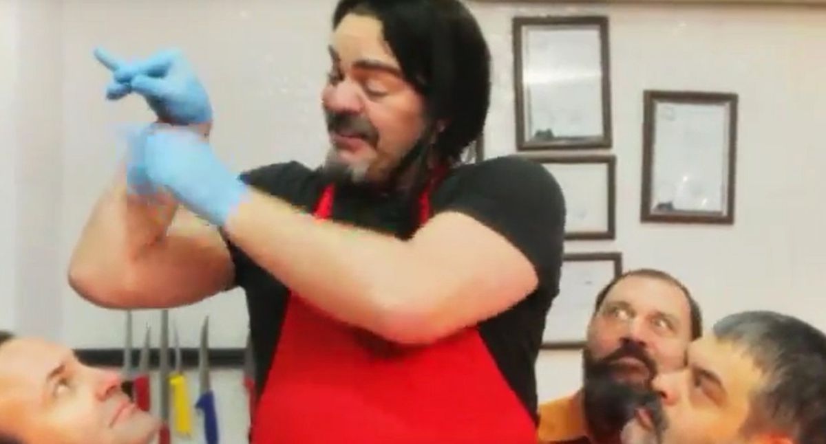 Beyaz'dan Nusret Göndermesi: Kasap Fikret!