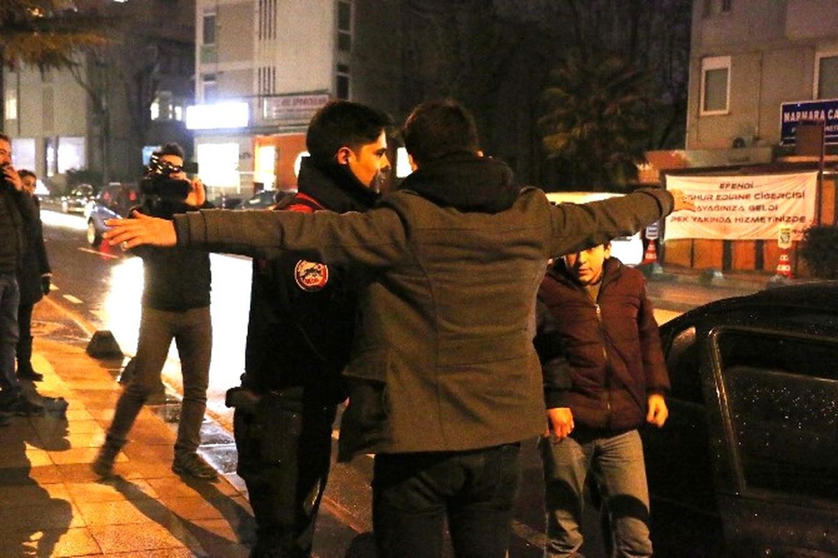 Türkiye Genelinde 50 Bin Polisle Huzur Operasyonu Düzenleniyor