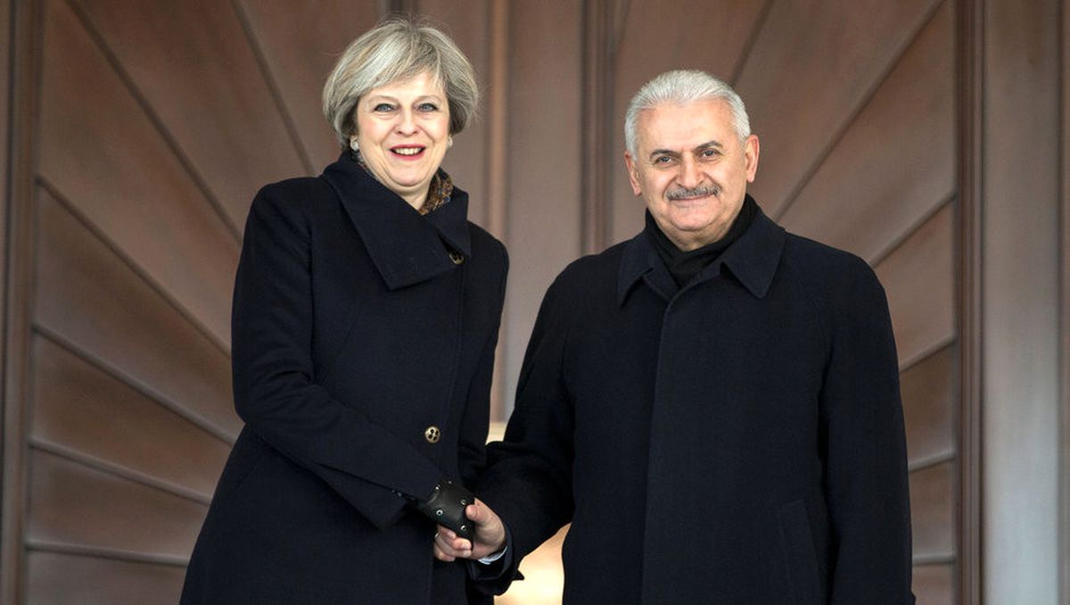 Binali Yıldırım'ın AB Esprisi Theresa May'i Güldürdü