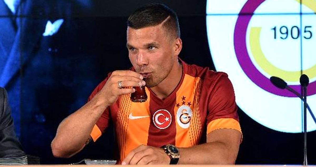 Podolski, Güray'ın Golünden Sonra F.Bahçe'ye Pastırmalı Gönderme Yaptı