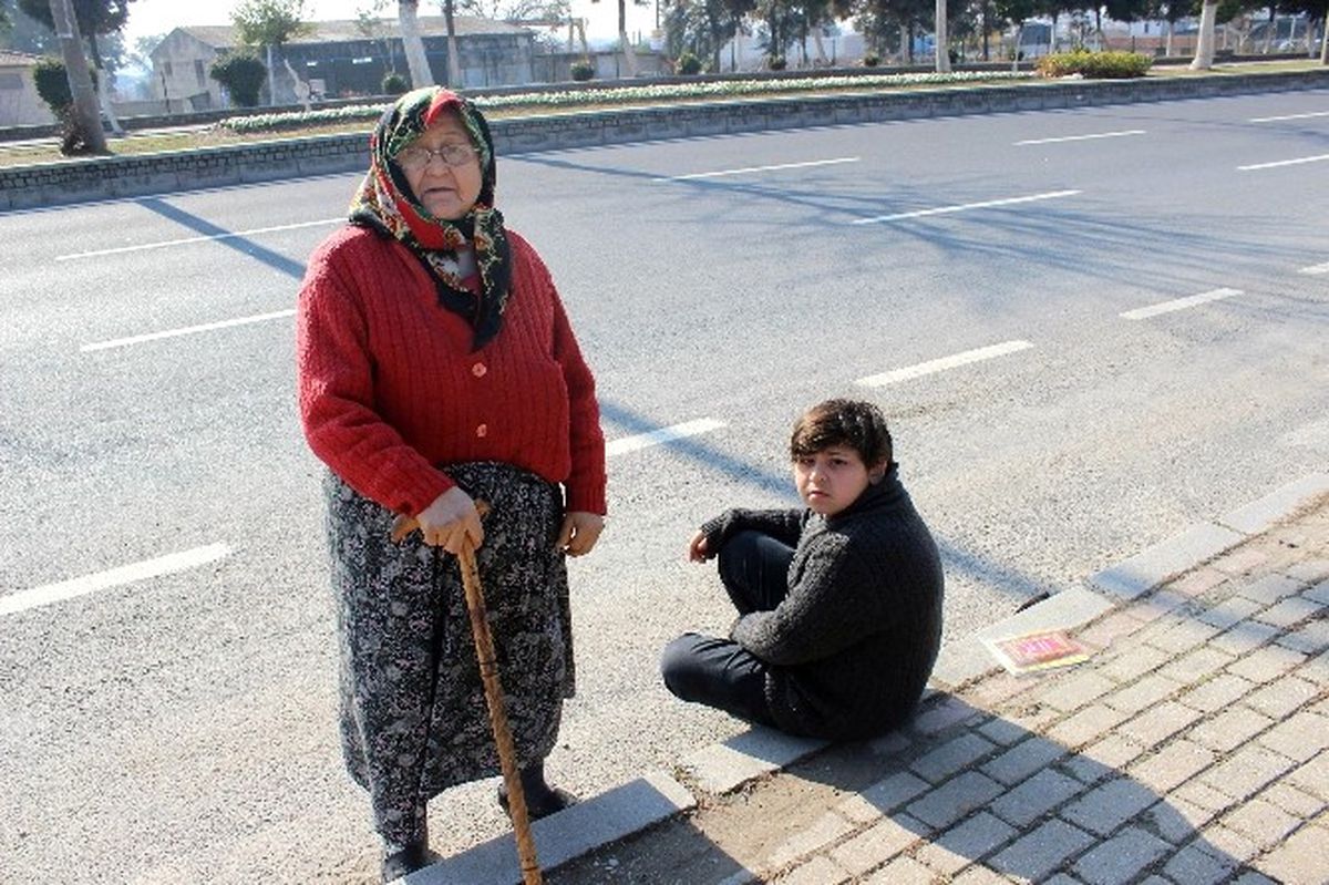 Aydınlı Hasibe Nine Torununa İş Arıyor