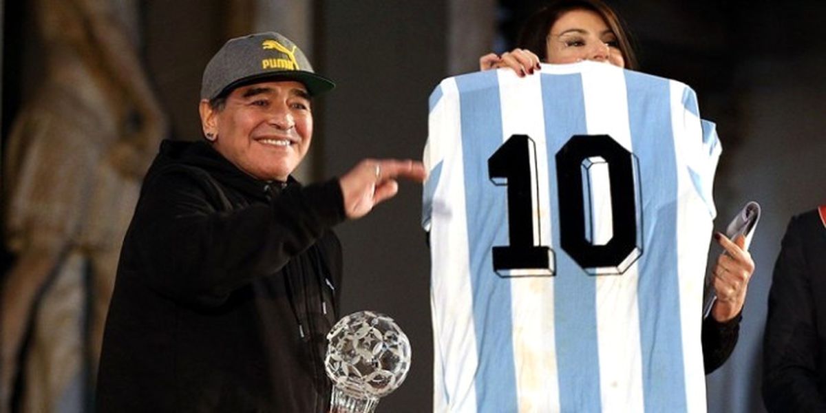 Maradona: Uyuşturucuya Barcelona'da Oynarken Başladım, Pişmanım