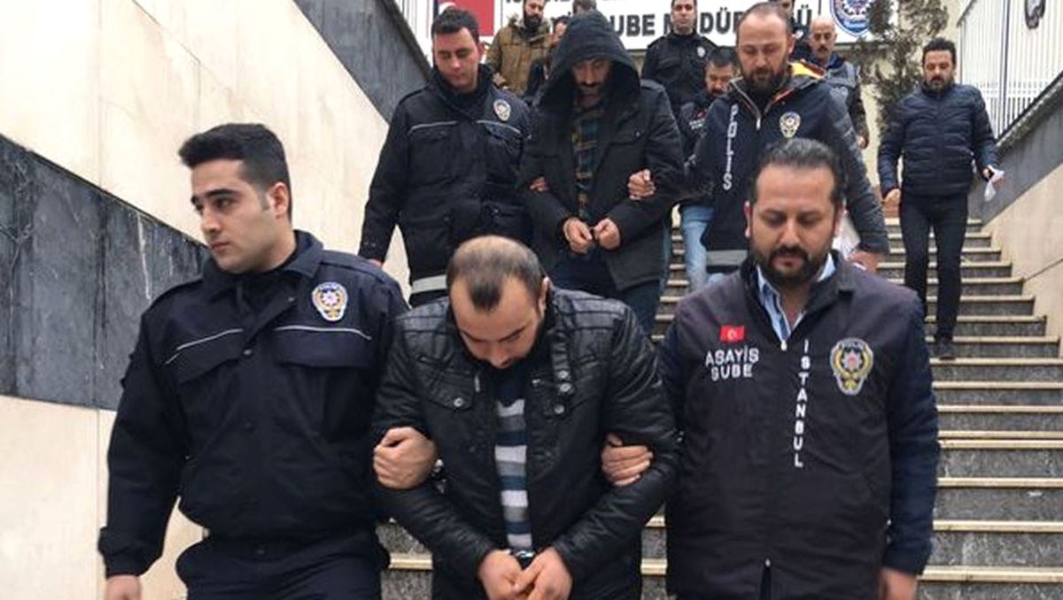Otopark Fareleri, İstanbul'dan Lüks Araçları Çalıp Ağrı'da Sattı Ama Polisten Kaçamadı
