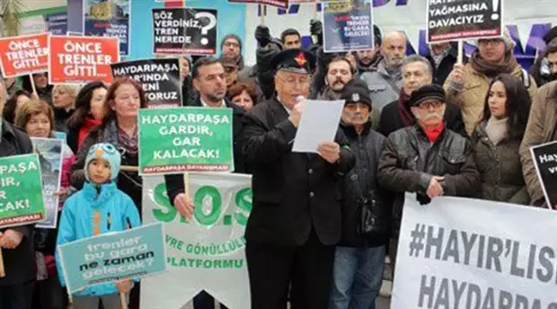 Tren Şefi 13 Yıl Sonra Üniformasını Giydi ve Tren Şefi 13 Yıl Sonra Üniformasını Giydi ve