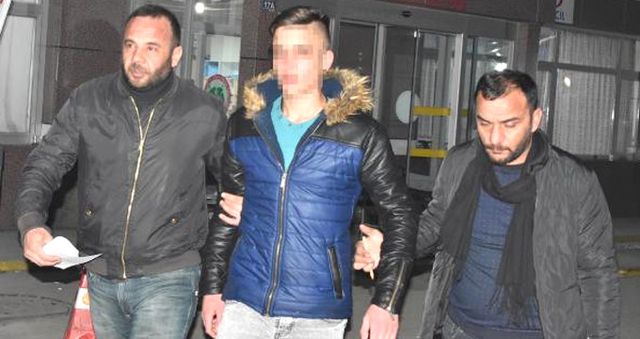 Instagram'da küfür etti diye arkadaşını 5 yerinden bıçakladı
