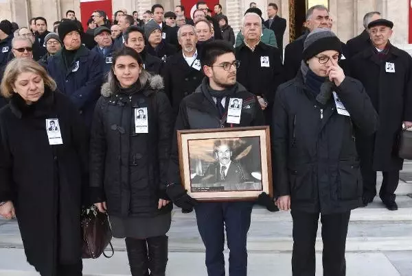 Kılıçdaroğlu, Sivas Senatörü Öztürk İçin TBMM'de Düzenlenen Cenaze Törenine Katıldı