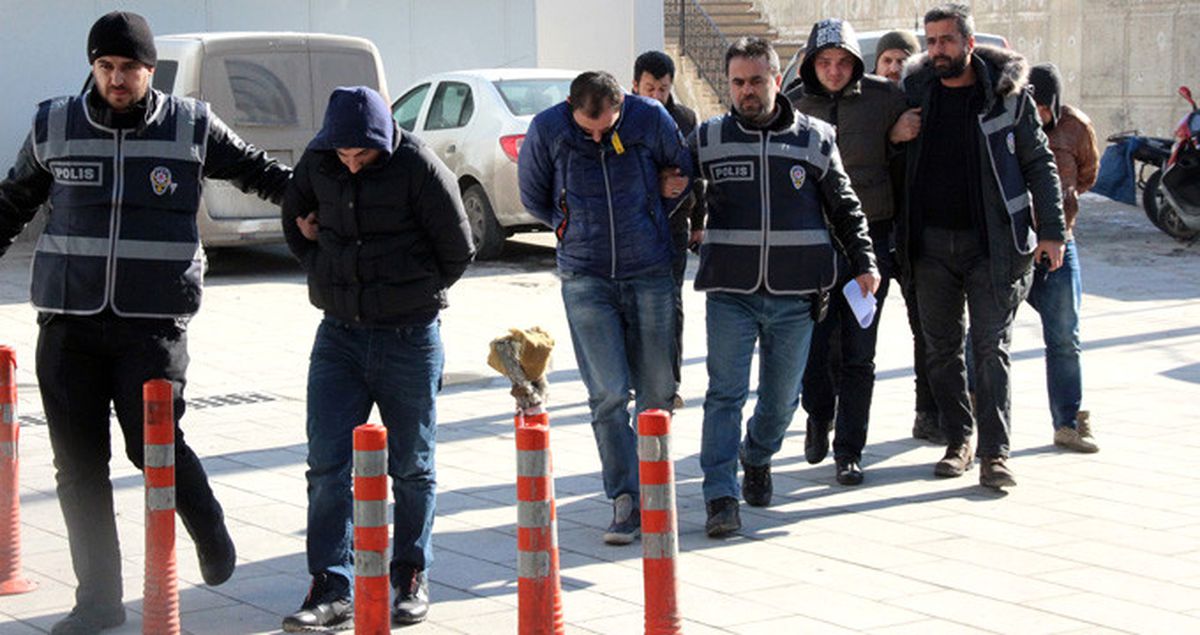 Çaldıkları Paralarla Akaryakıt İstasyonu Açan Gürcü Çete Çökertildi