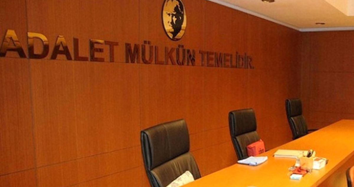 FETÖ Davasına Bakan Hakim, FETÖ'den Açığa Alındı