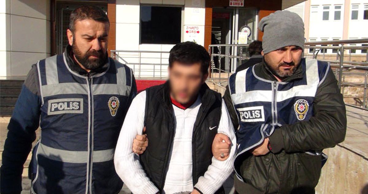 Kasaptan 5 Bin TL'lik Sucuk Çalan Hırsızlar Güvenlik Kamerasına Yakalandı