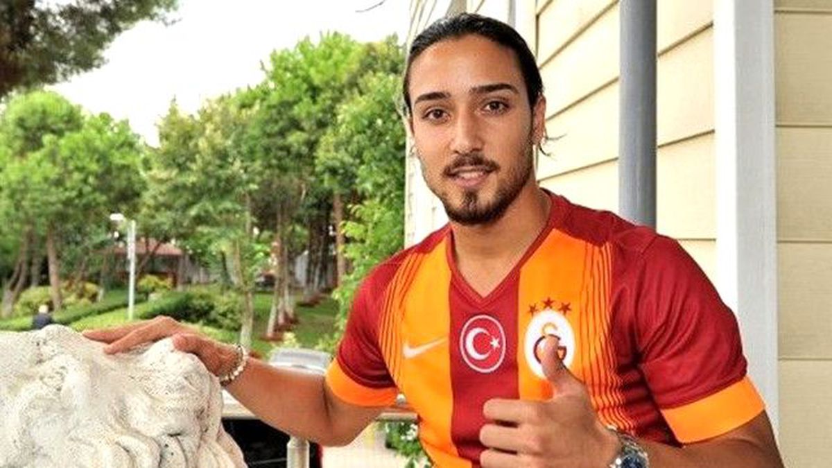 Tarık Çamdal'ın Twitter Adresi Çalındı, Çıplak Fotoğraf Paylaşıldı