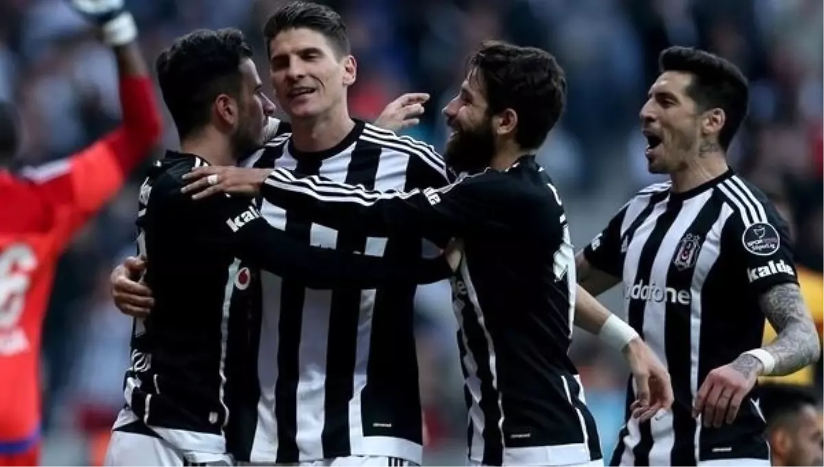 Fiorentina'dan Beşiktaş ve Mario Gomez Açıklaması