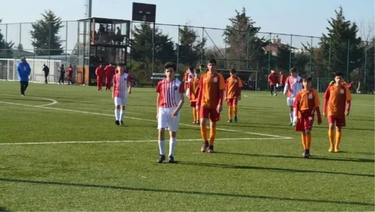 Galatasaray ile Kocaeli Birlik Arasında Çim Gerginliği