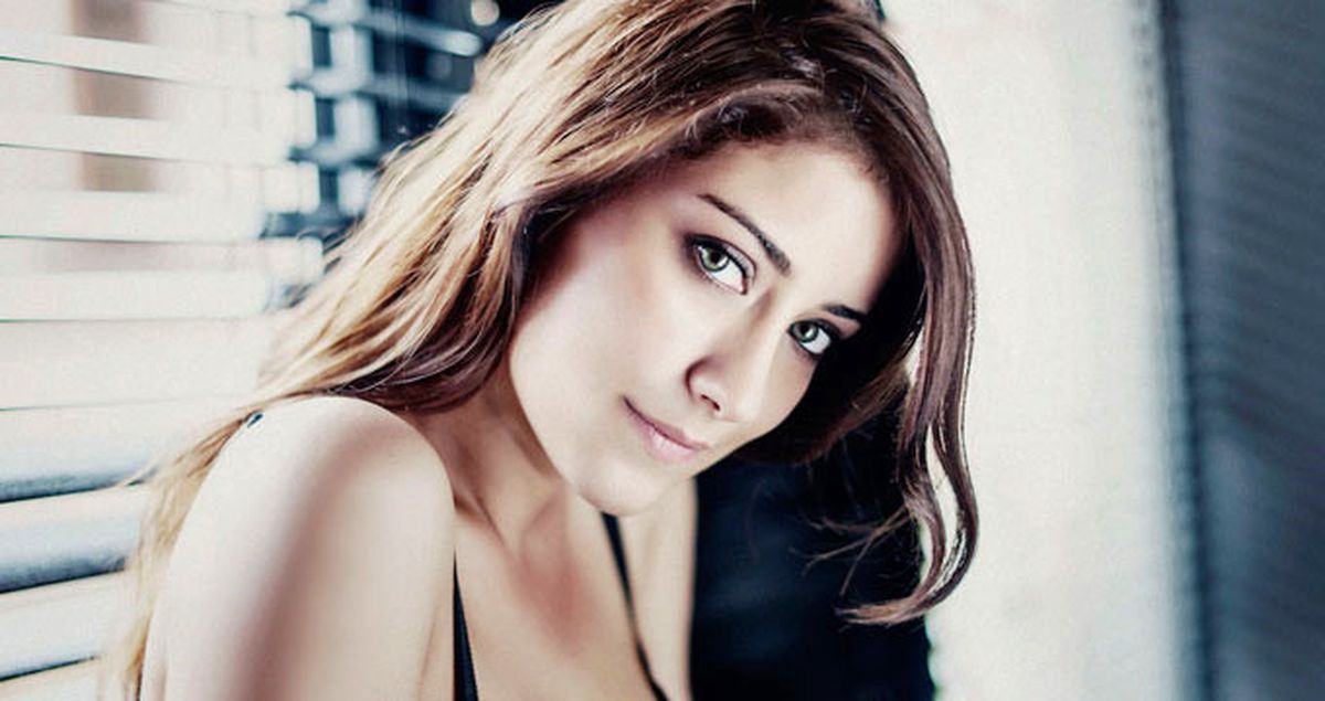 Hazal Kaya Ev Haliyle Fotoğraf Paylaştı, Makyajsız Hali Şoke Etti
