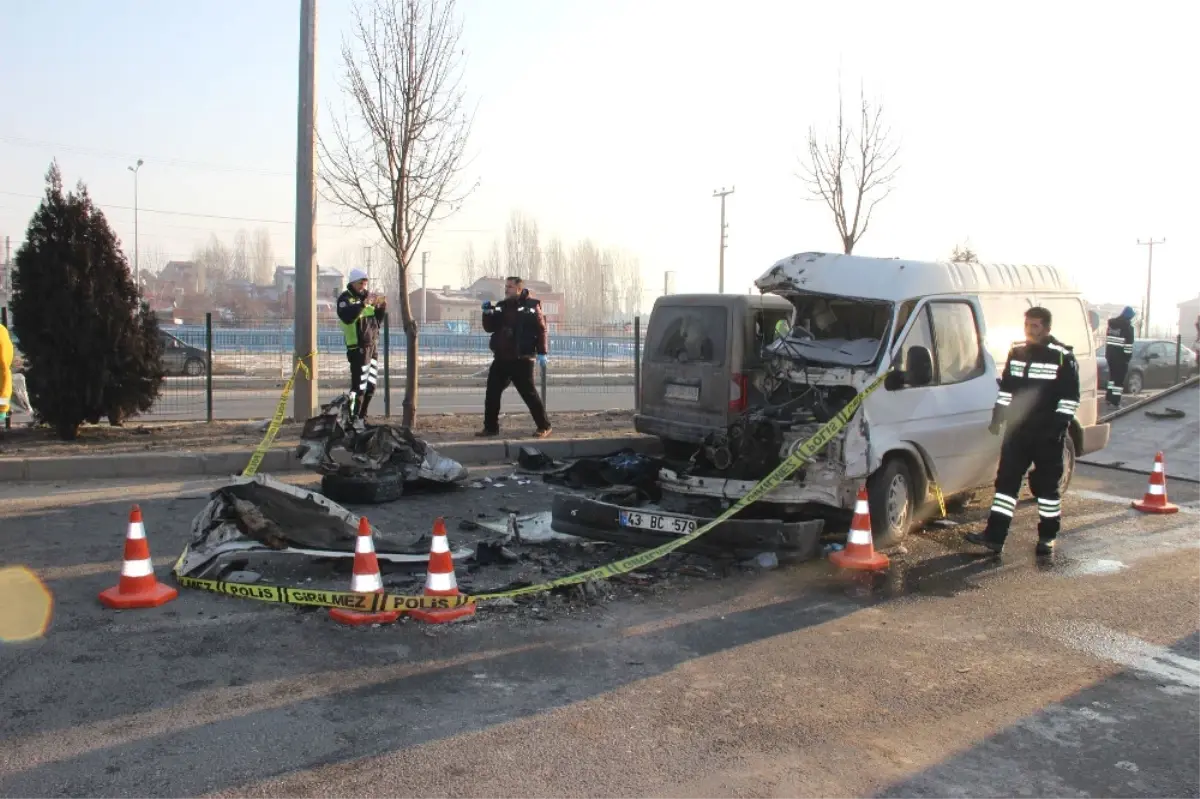 Kütahya'da Zincirleme Trafik Kazası: 1 Ölü, 1 Yaralı