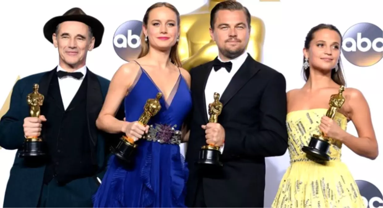 Oscar'ı Onlar Sunacak