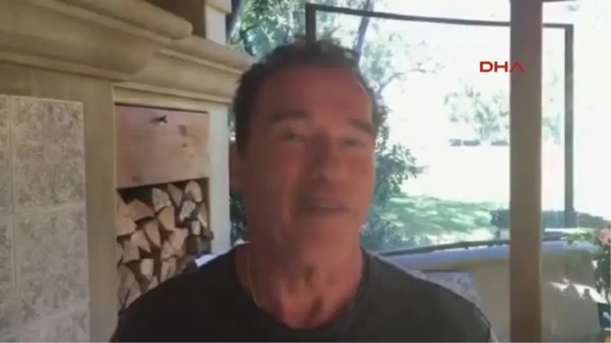 Schwarzenegger'dan Trump'a Işini Bana Devret, Insanlar Rahat Uyuyabilsin