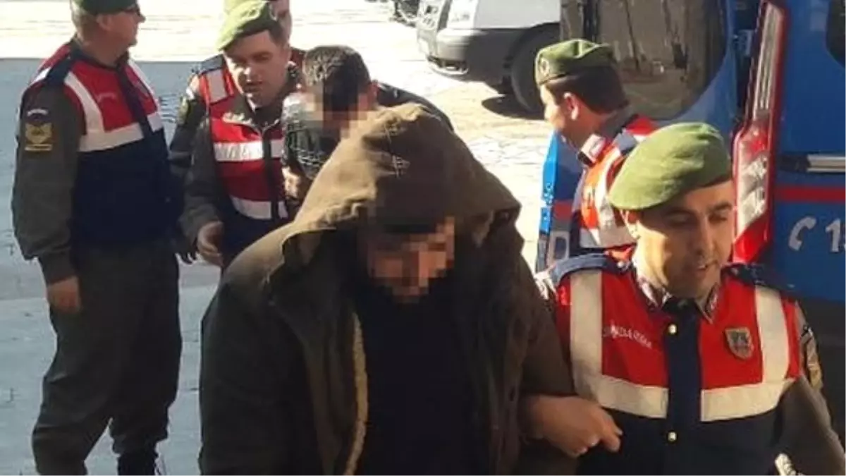 Uyuşturucudan Hayatını Kaybedince, Arkadaşları Gömmüş (2)