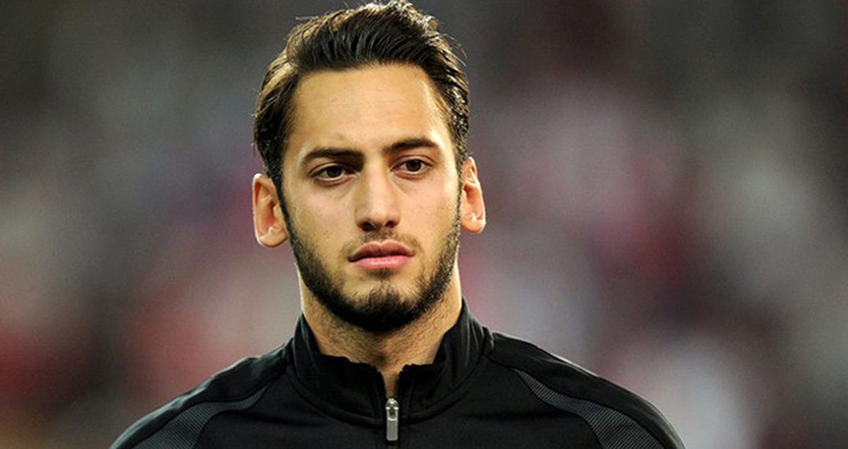 Alman Gazetecinin Hakan Çalhanoğlu'na Sorduğu Soru, Yürekleri Dağladı
