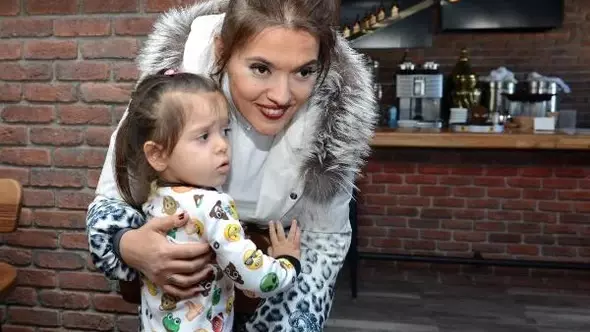 Demet Akalın: Aleyna 16 Yaşında Böyle İse 30'unda Ne Olur?