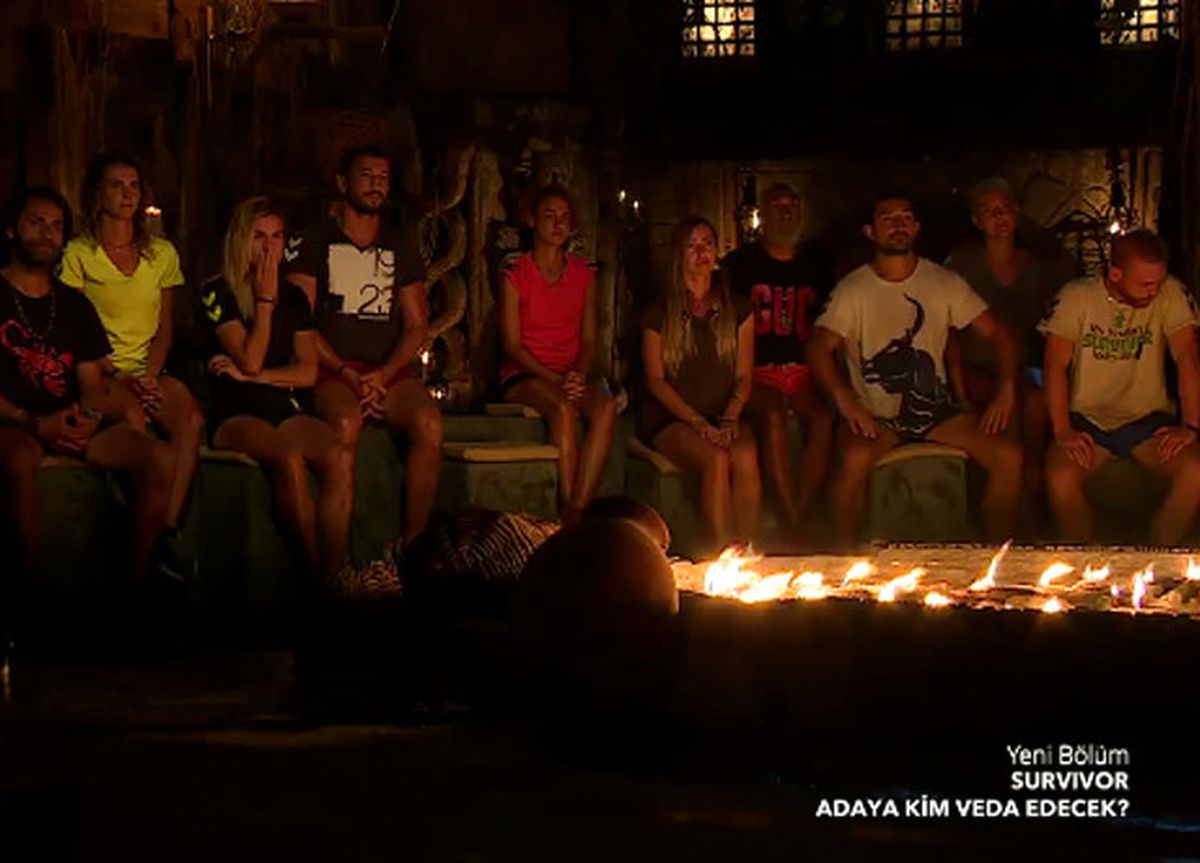 Survivor 2017'de Ünlüler Takımından İlk kez Biri Elendi