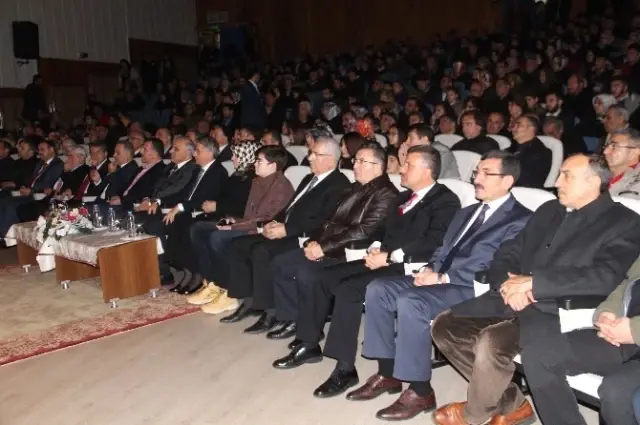 Elazığ'da 'Şehitlere Saygı Konseri' Elazığ'da 'Şehitlere Saygı Konseri'