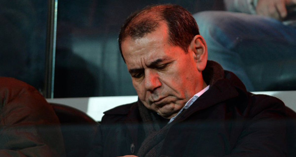 Galatasaraylı Taraftarlar, Dursun Özbek'e Patladı: Bu Kulüp Babanın Oteli Değil