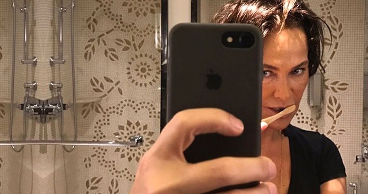 Hülya Avşar'dan Banyoda İlginç Instagram Paylaşımı