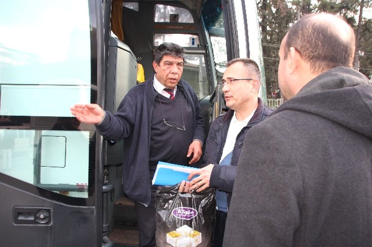 Yolculuk Yapan Sivil Polis Otobüs Şoförünün Hatasını Affetmedi