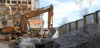Kosova'da Gerilim Duvarı Yerle Bir Oldu