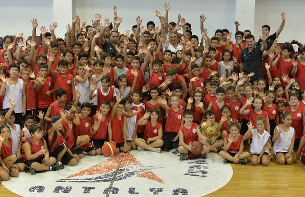 Muratpaşa'da Herkes İçin Her Yaşta Spor