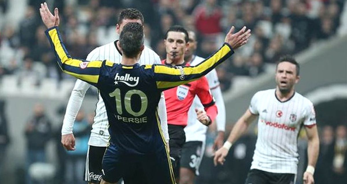 Van Persie: Tosic'in O Hareketi Yapmaması Gerekiyordu, Net Kırmızı Kart
