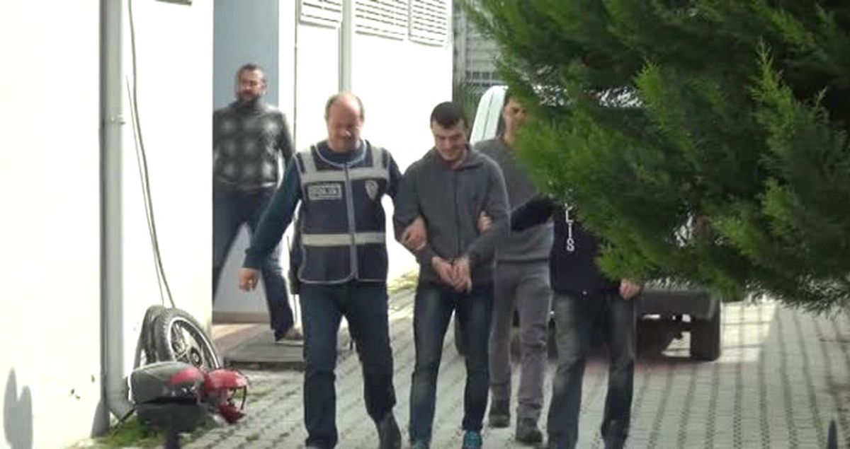 Alanya'da Şüpheliden Gazetecilere: Zeki Müren de Bizi Görecek Mi?
