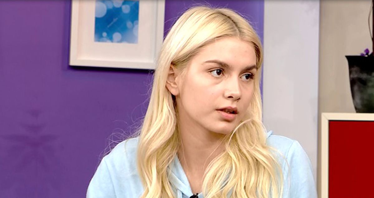 Aleyna Tilki Gökçen Bahadır'ı Arkasına Alıp Çektirdiği Fotoğrafı 'Hömm'layarak Paylaştı