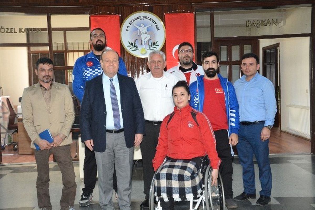 Potanın Efeleri Başkan Özakcan'ı Ziyaret Etti