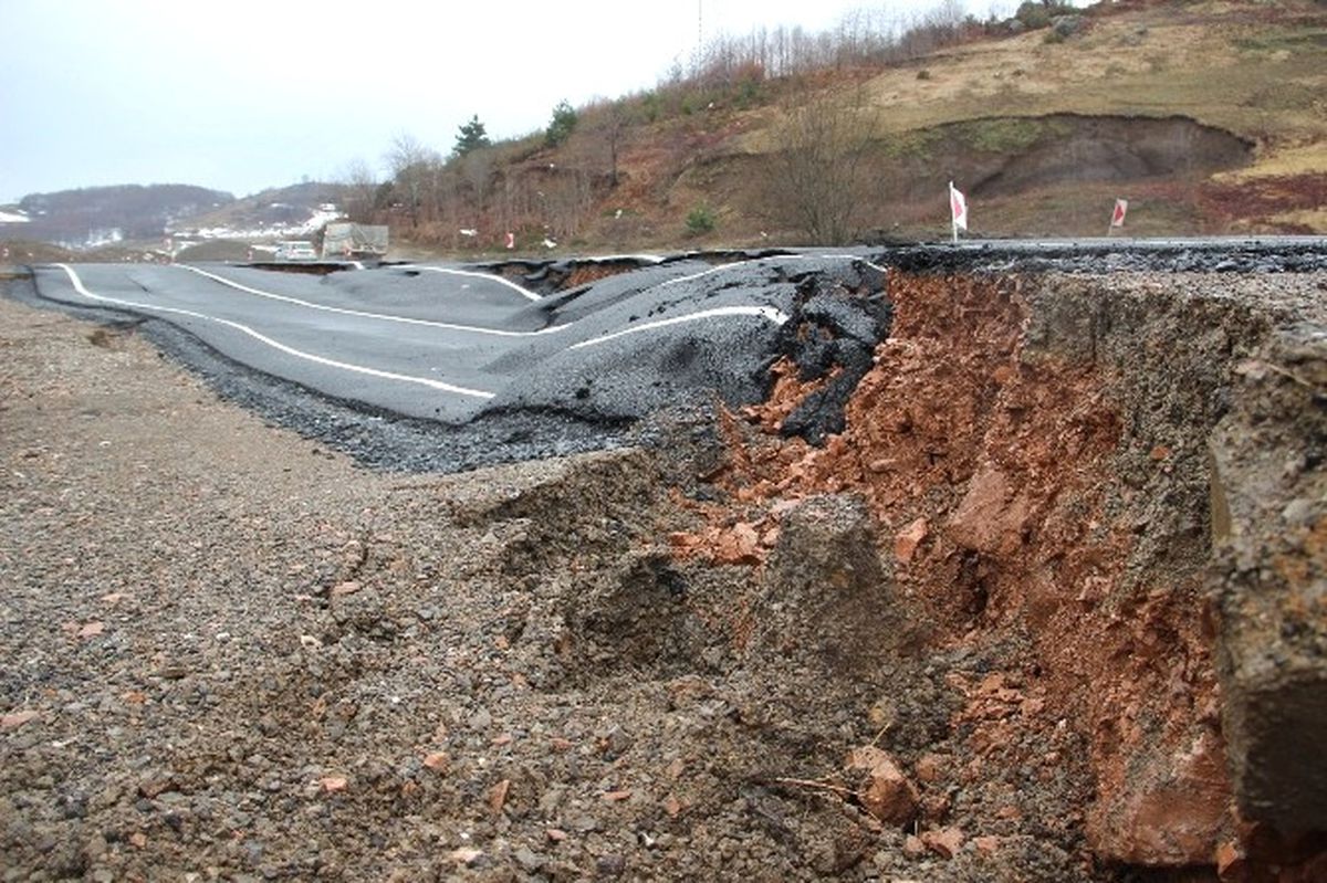 Zonguldak'ta Yapımı Yeni Tamamlanan Kara Yolu Çöktü