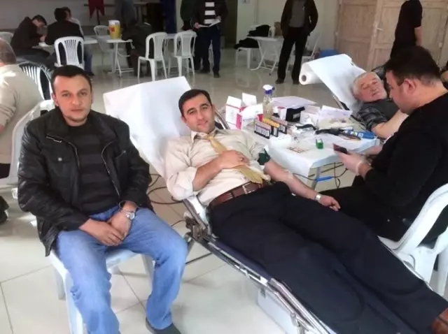 Aslanapa'da Türk Kızılayı'na Kan Desteği