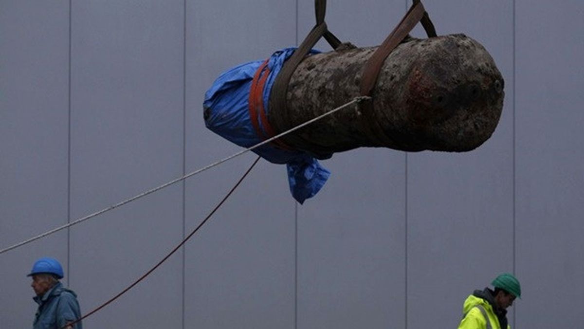 Selanik'te Patlamamış Bomba Bulundu: 60 Bin Kişi Tahliye Edilecek