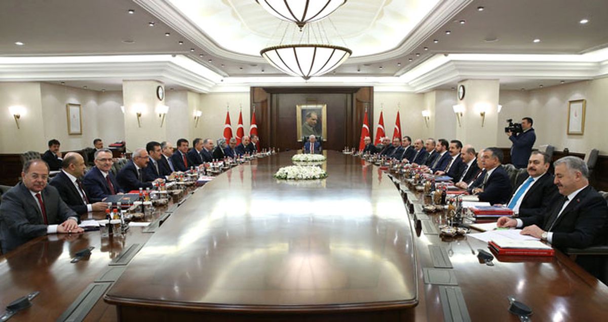 Yeni Yayınlanan KHK ile 4 Bin 464 Kişi Memuriyetten Atıldı