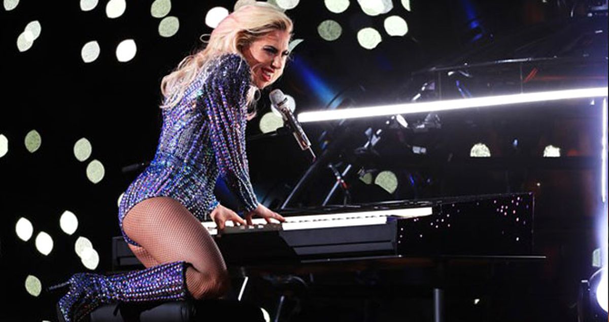 Super Bowl'a Damga Vuran Lady Gaga Hayranlarına Teşekkür Etti