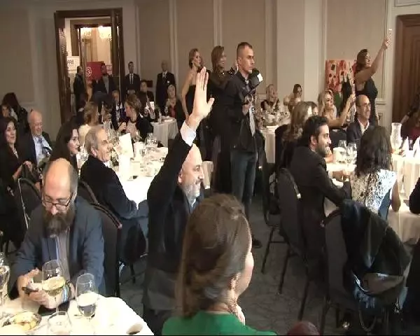 Başbakan Yardımcısı Mehmet Şimşek'in Yaptığı Resme 151 Bin Tl Başbakan Yardımcısı Mehmet Şimşek'in Yaptığı Resme 151 Bin Tl