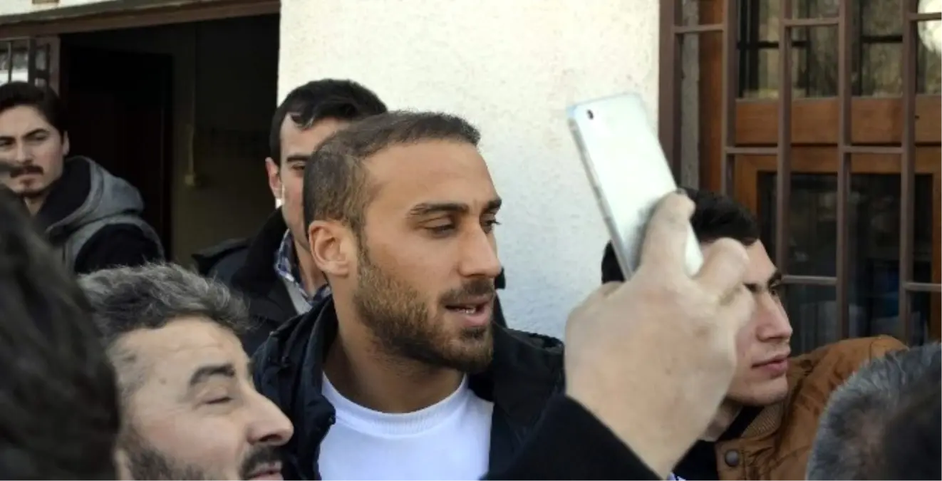 Beşiktaşlı 3 Futbolcu Cuma Namazına Gitti