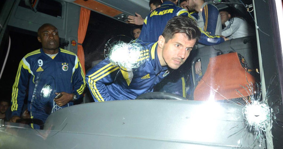 Fenerbahçe'ye Saldırıyı Soruşturan Emniyet Amiri ByLock'çu Çıktı
