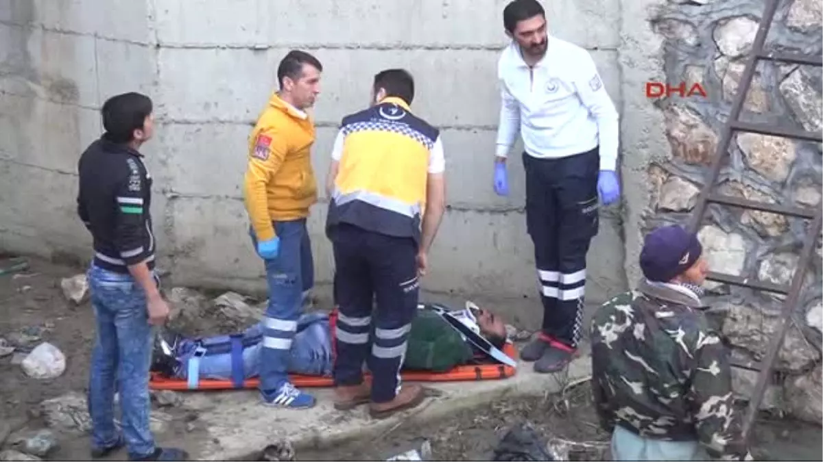 Hatay 3 Metreden Kanala Uçan Suriyeli Yaralı Kurtarıldı