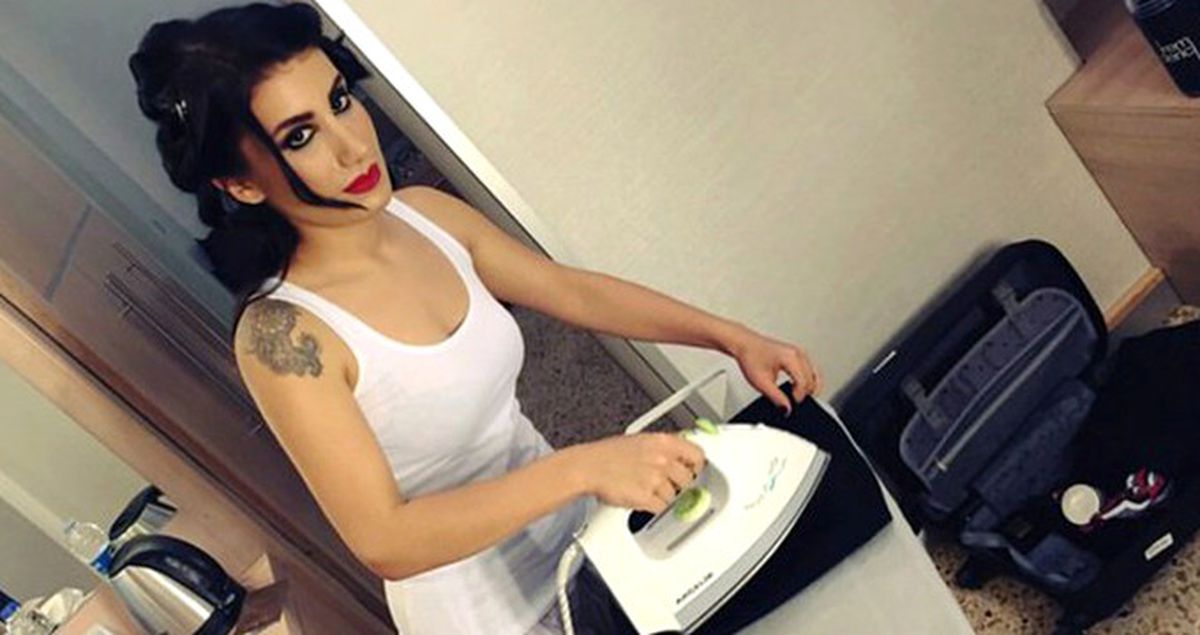 İrem Derici Rengini Gizleyip Sürpriz Kıyafeti Instagram'dan Paylaştı