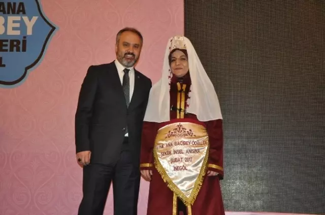 Türkiye'nin Bacıbeylerine Ödül Türkiye'nin Bacıbeylerine Ödül