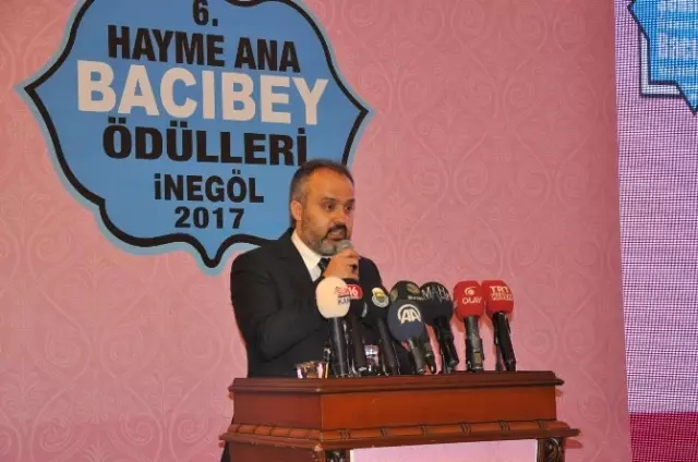 Türkiye'nin Bacıbeylerine Ödül Türkiye'nin Bacıbeylerine Ödül