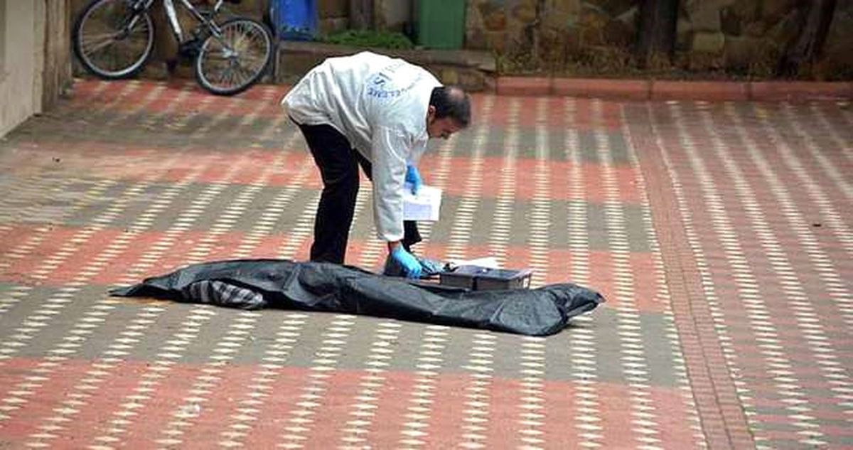 Adana'da Balkondan Düşen Genç Kız Öldü