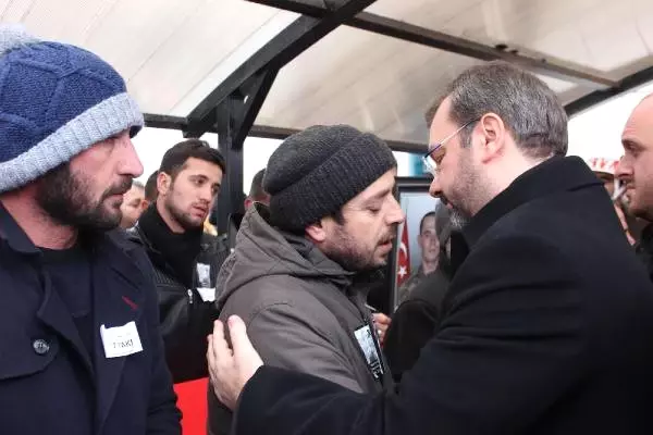 El Bab Şehidini 10 Bin Kişi Son Yolculuğuna Uğurladı El Bab Şehidini 10 Bin Kişi Son Yolculuğuna Uğurladı